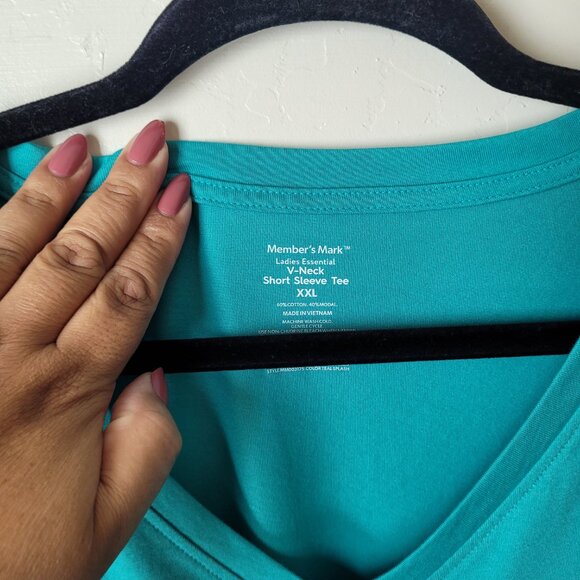 Member's Mark Essential V-neck Tee - Picture 7 of 7